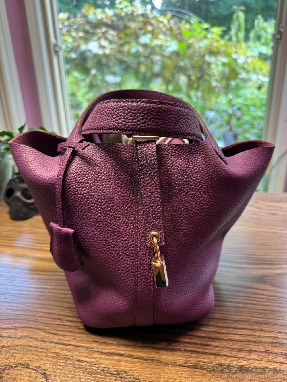 Women's Pebbled Leather Bucket Bag in Plum